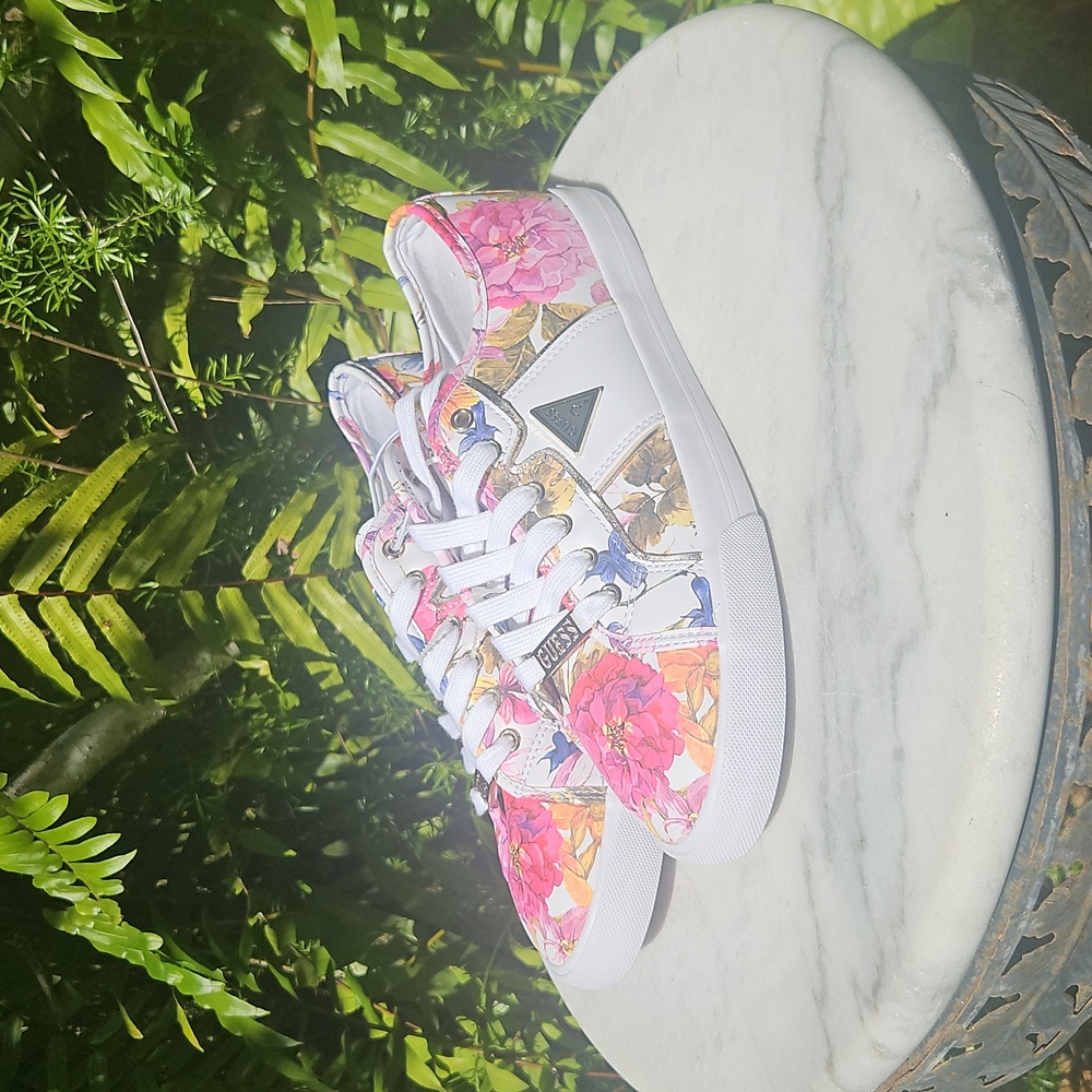 Guess Sneakers Women's Size 10